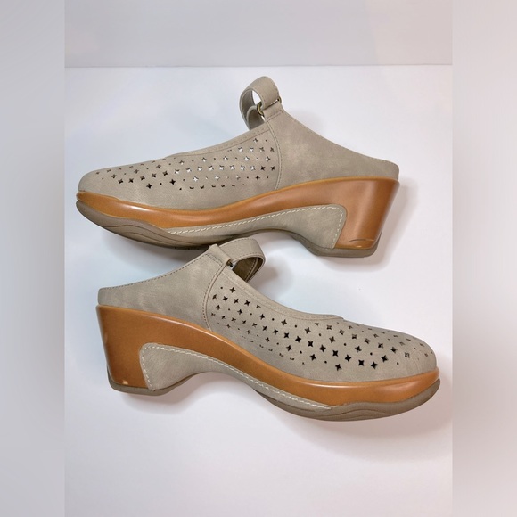 Rialto Vinto Taupe Wedge Clog/Mule Slip On - Picture 3 of 8